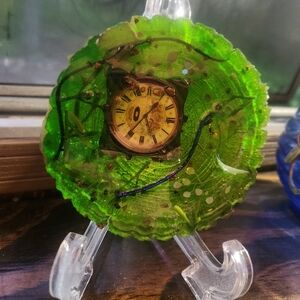 Green Artistic Wall Clock Decor